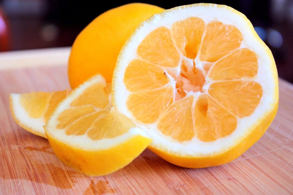 Wellhealthorganic.com : remove dark spots on face tang - lemon juice